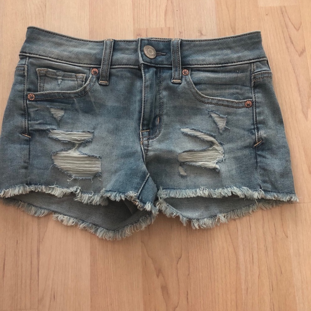 American Eagle ripped jean shorts!